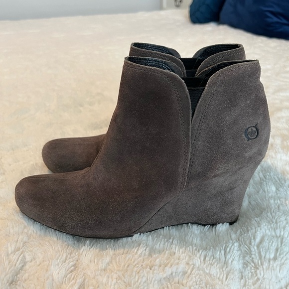 Born suede wedge booties Size 7.5 EUC - Picture 2 of 6
